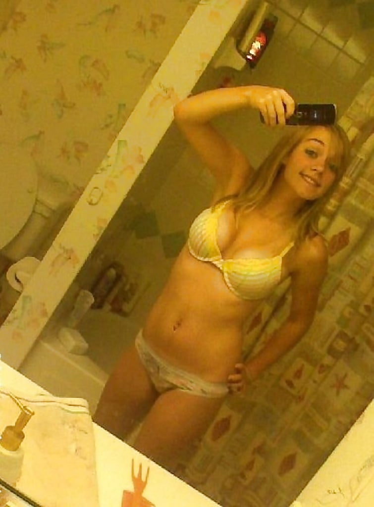 Horny Silly Selfie Teens (261) adult photos