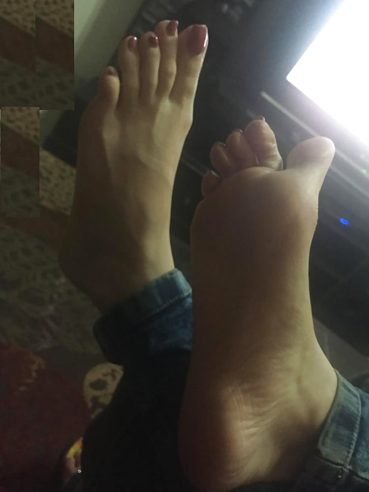 my wife feet and toes adult photos