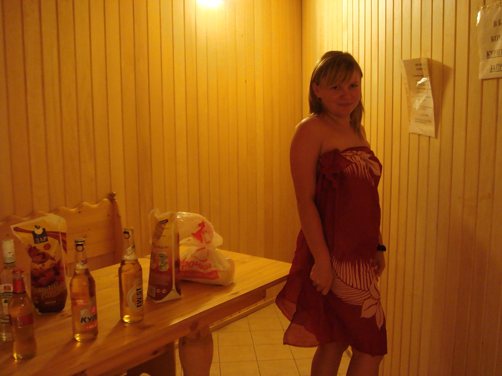 girls come off in the sauna adult photos