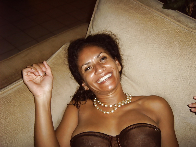 Gorgeous black Milf adult photos