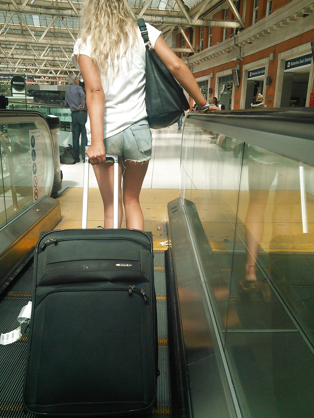 Londonperv's Candids 2014 - At the Station vol 2 adult photos