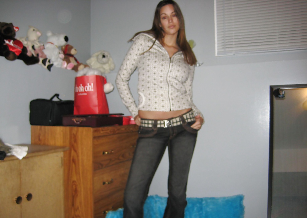 Busty Teen Ally 3 adult photos