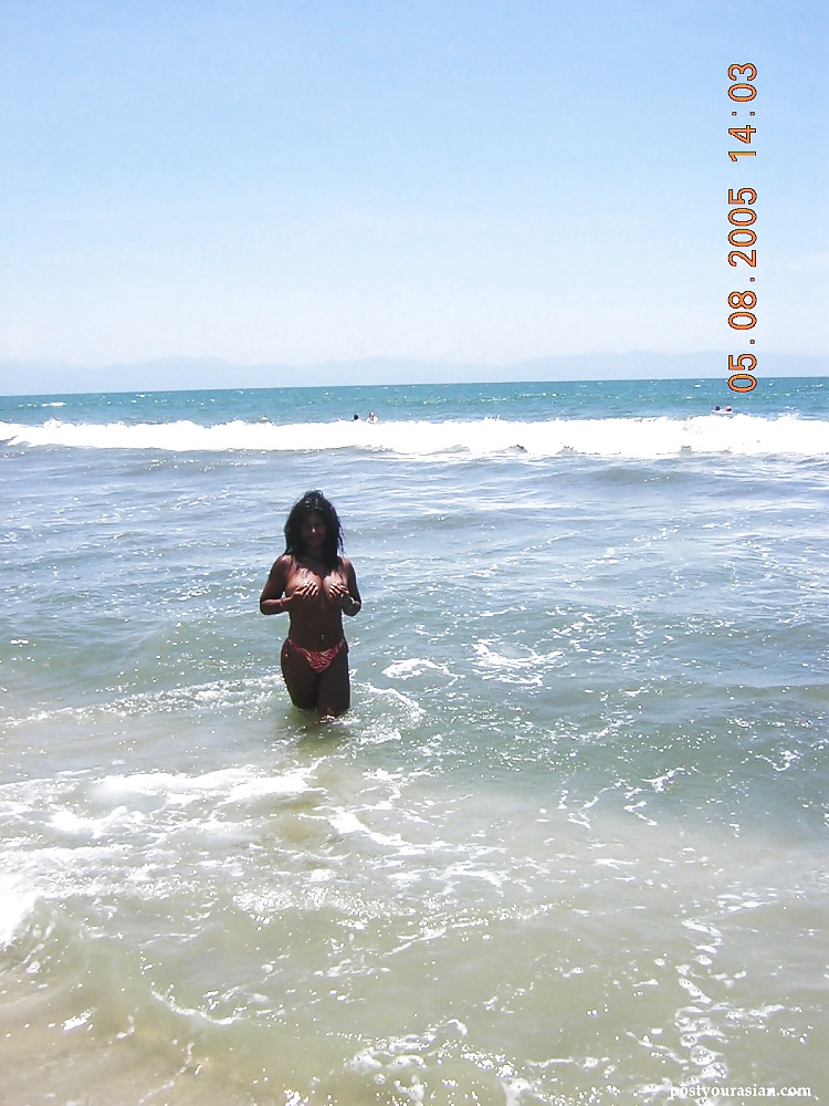 Topless Indian Babe at the Beach adult photos