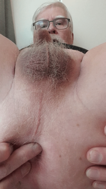 Παιχνίδι με μικροσκοπικό πούτσο και δαχτύλωμα