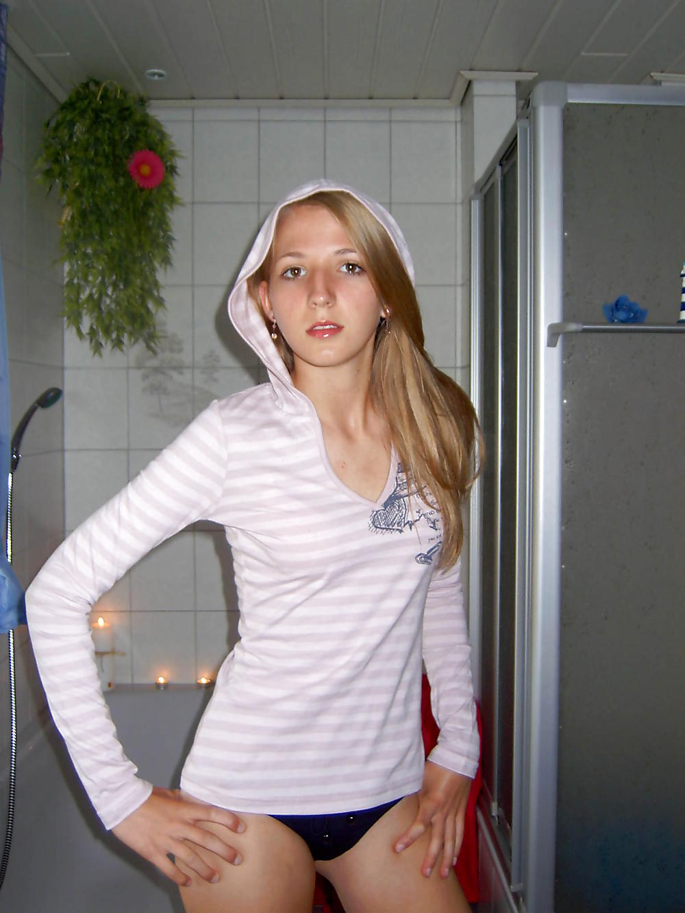 CUTE BLONDE GERMAN TEENY III adult photos