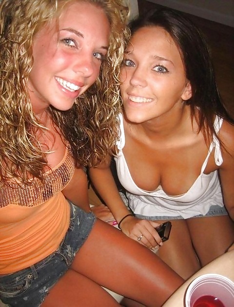 CLEAVAGE adult photos