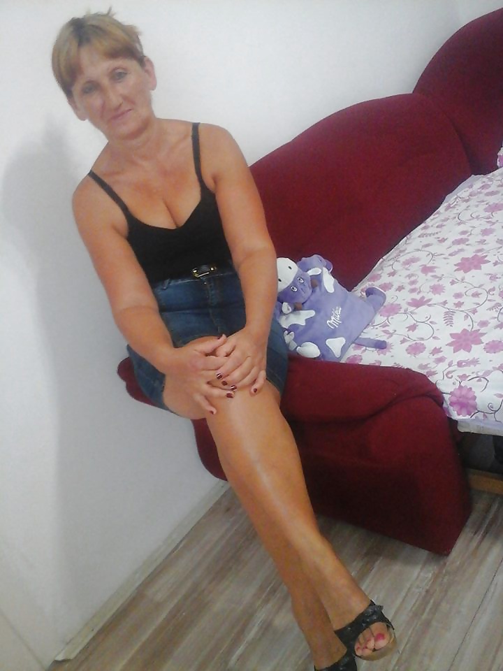 Serbian Mature CECA adult photos