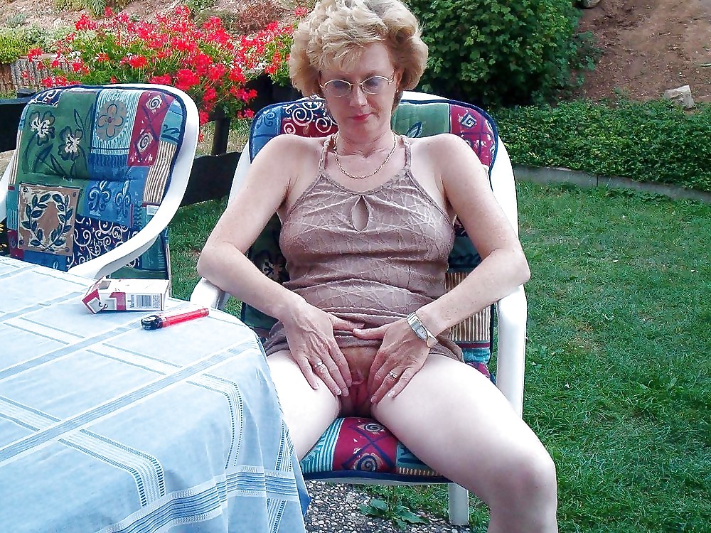 Slipless 33. adult photos
