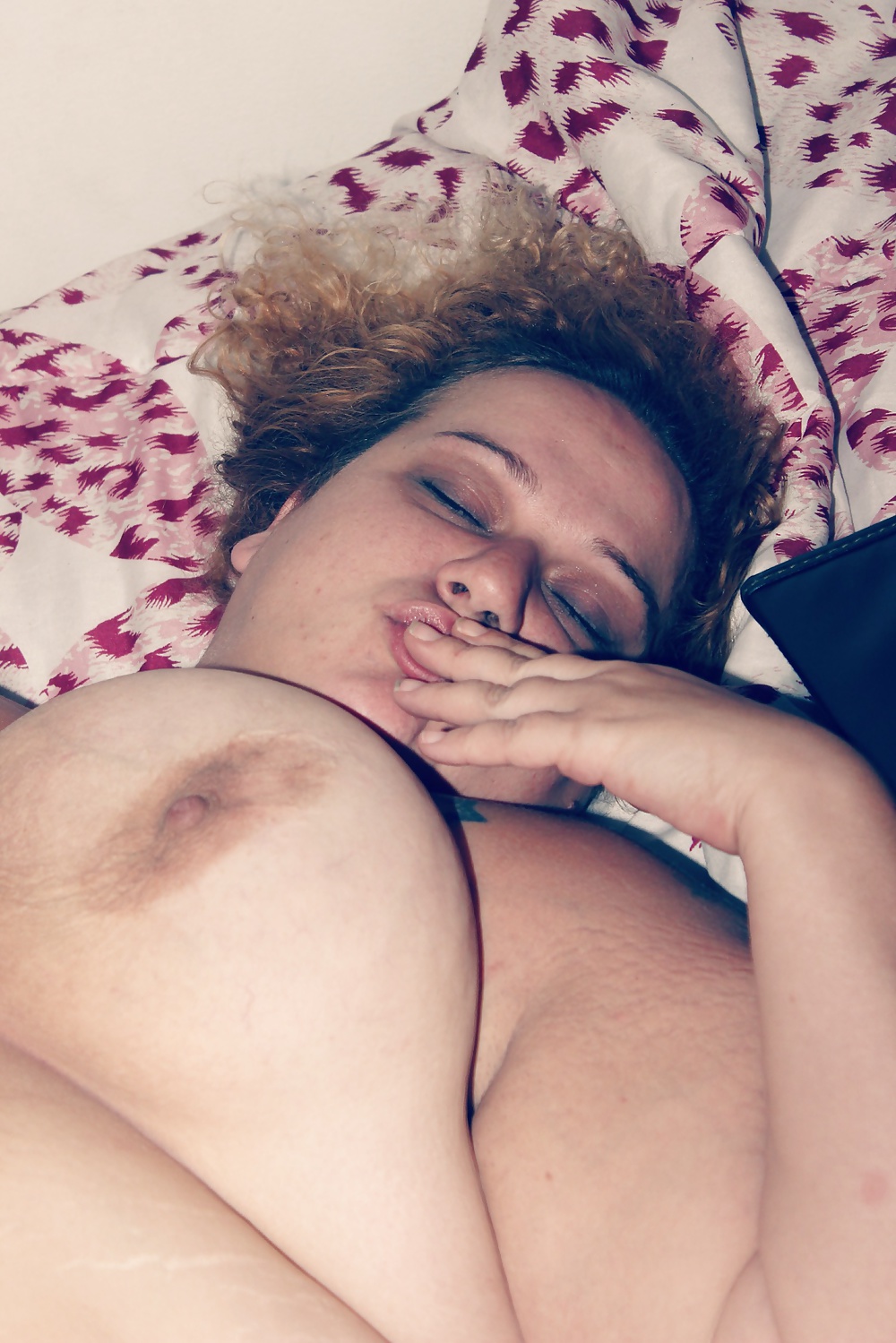 BBW Steph making guy night adult photos