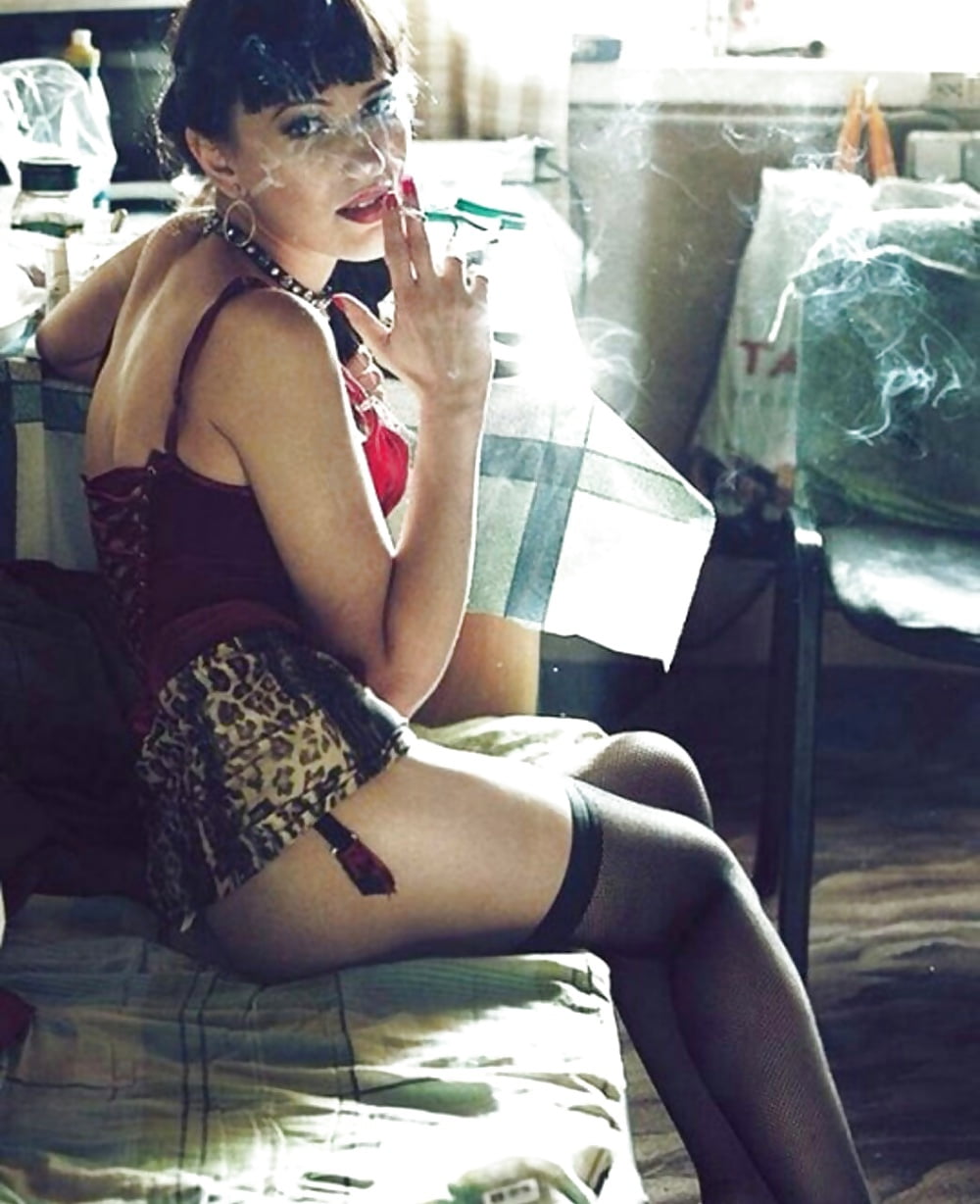 Smoking Pure Hot!! adult photos