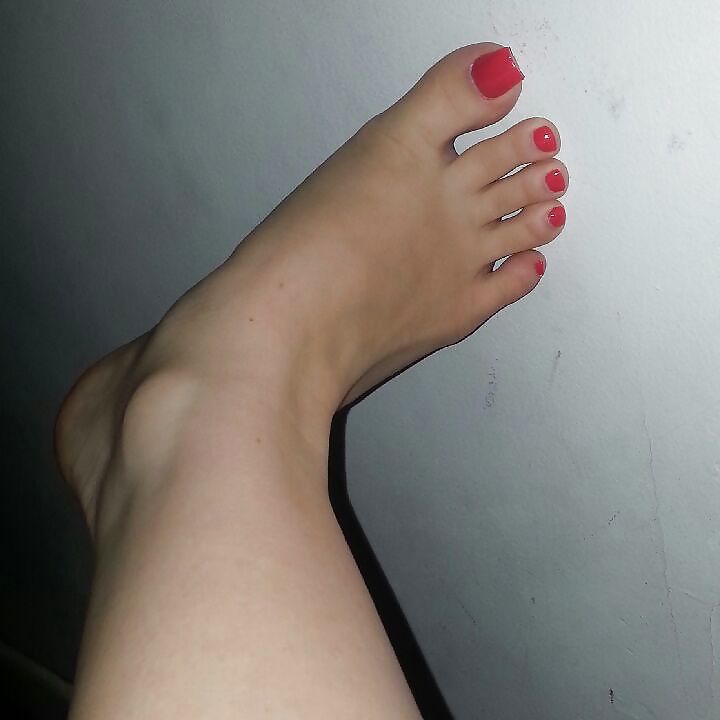 Red toes sexy feet adult photos