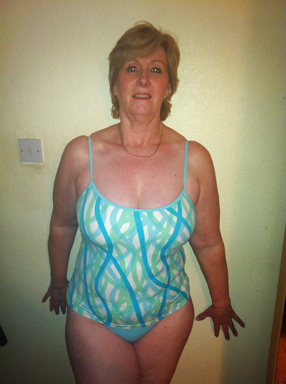 Sexy Milf Swimsuit Request adult photos