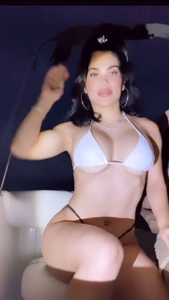 Rachael Ostovich- 70 Photos 