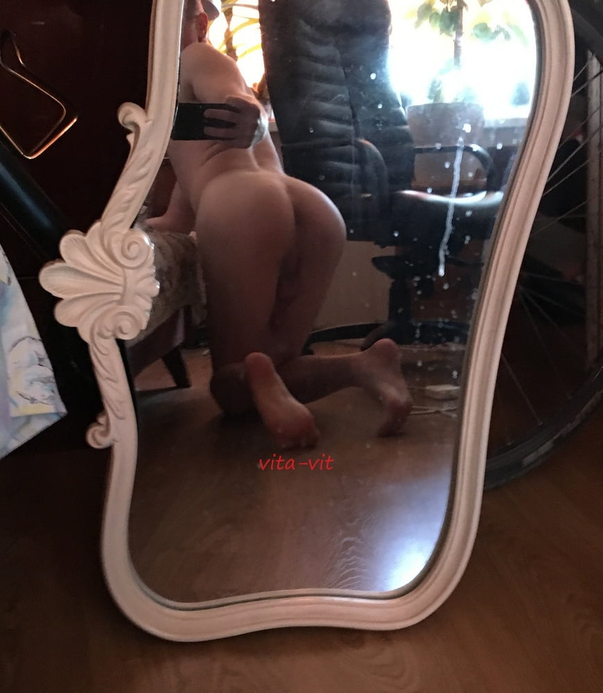 See and Save As sissy ass in a mirror porn pict - 4crot.com