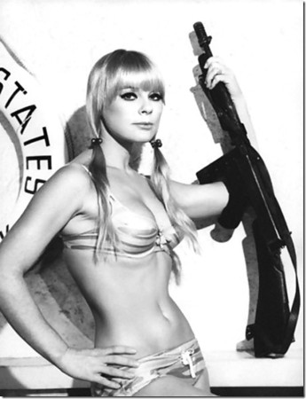 Catfight-Club  hot-women-guns