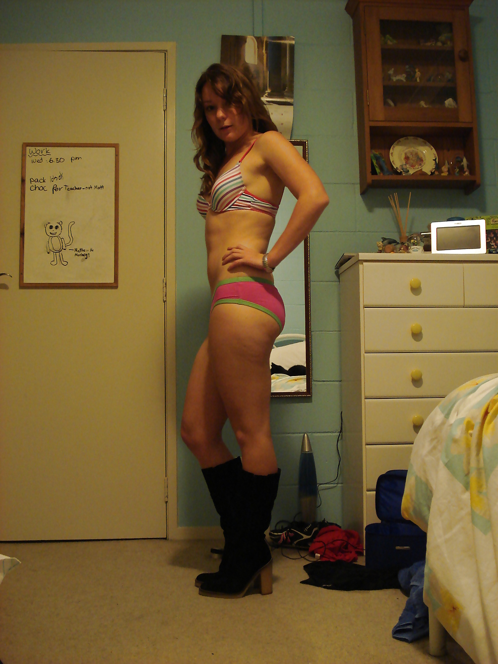 Teeny in diversen Outfits adult photos