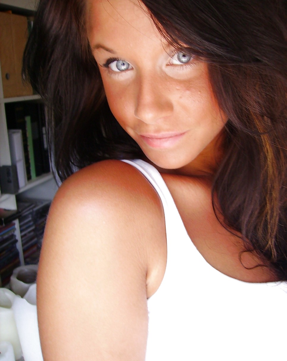 hot brunette adult photos