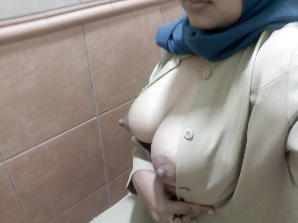 Hijab Big Boob School Teacher (Private Collection) adult photos