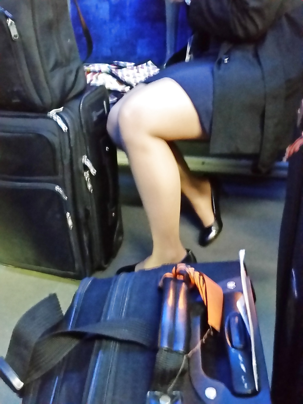 sexy pantyhose legs from airports adult photos