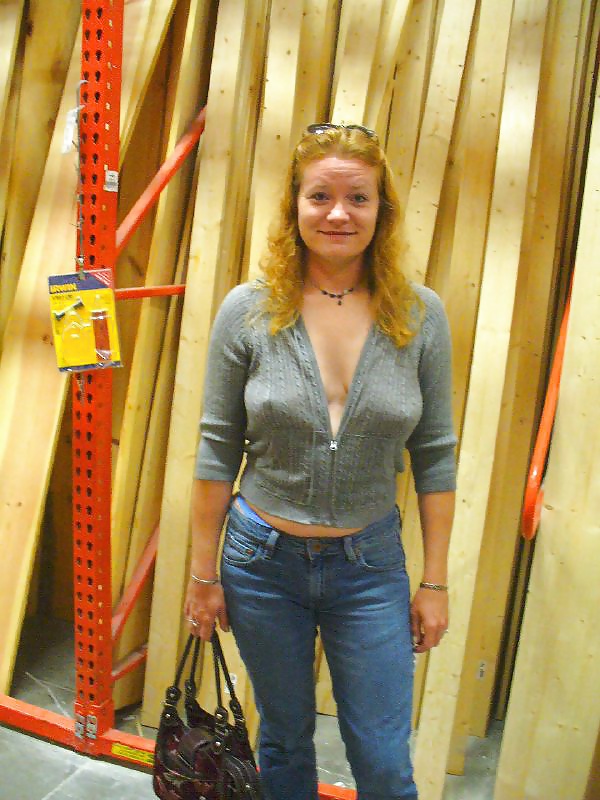 Braless mature lady 03 adult photos