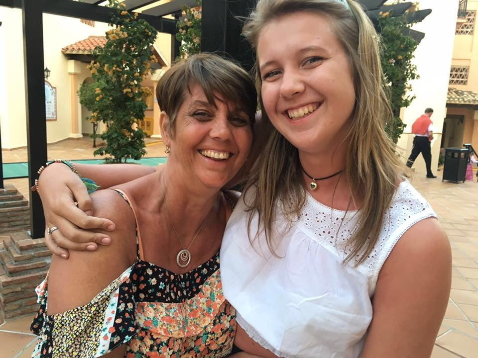 Moms (945) adult photos