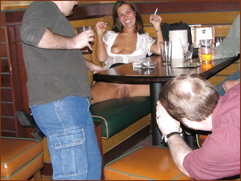 An der Bar adult photos