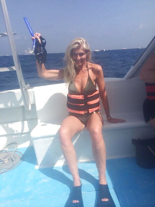 Facebook Milfs 3 adult photos