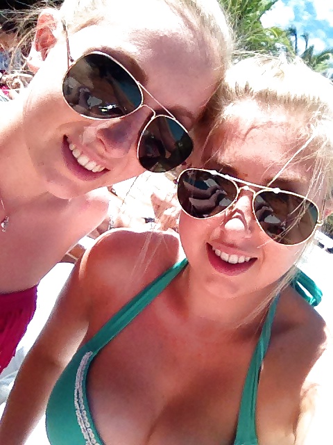 Bikini girls 2 adult photos