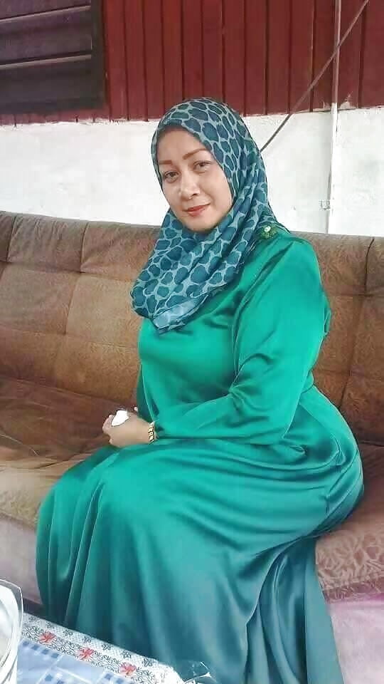 Favourite Malay tudung milf 38 adult photos