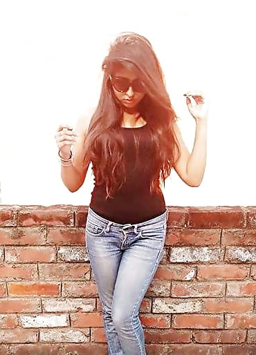 DESI INDIAN AUNTY adult photos