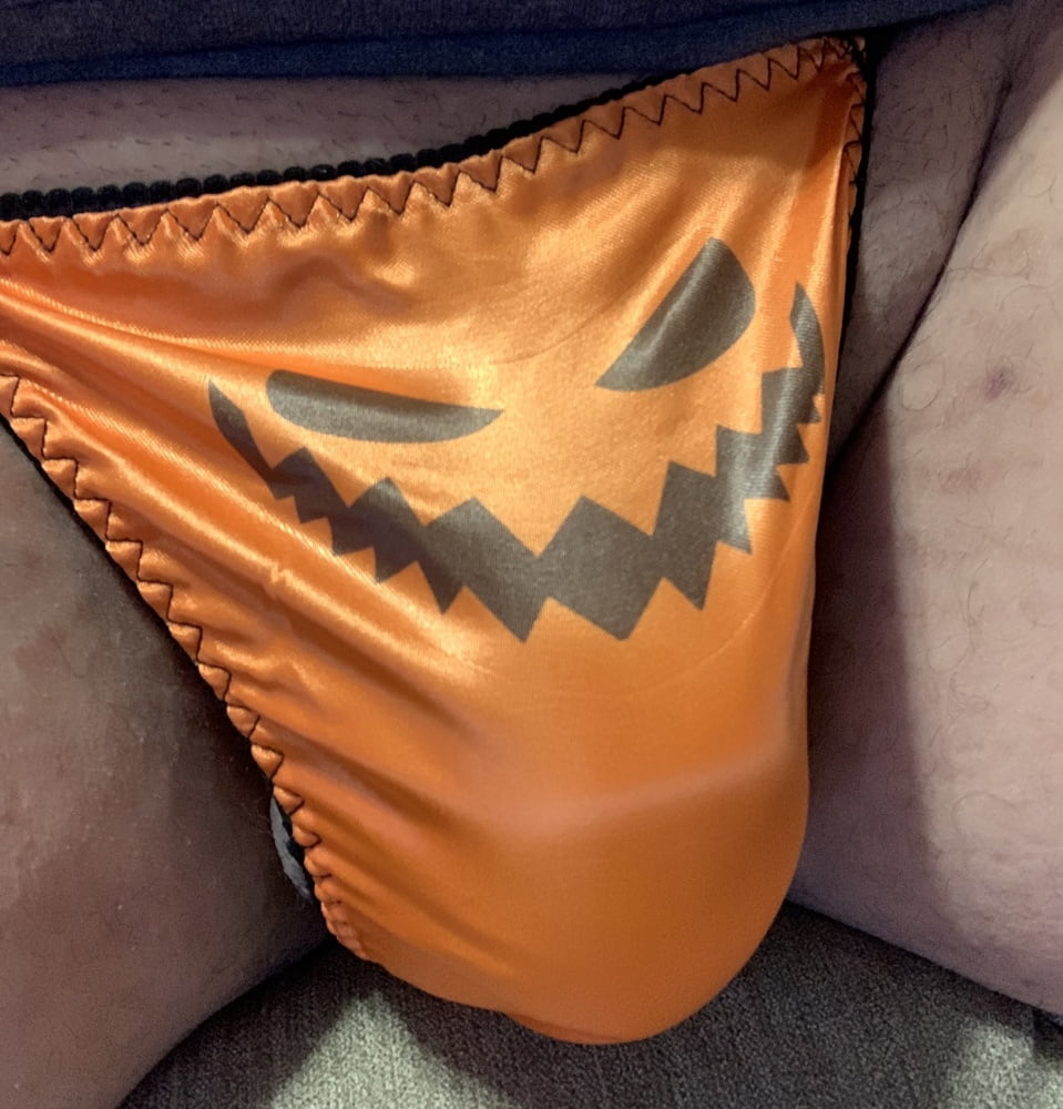 Halloween Thong!! - 3 Photos 