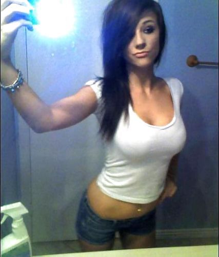 That Famous Amateur Girl... adult photos