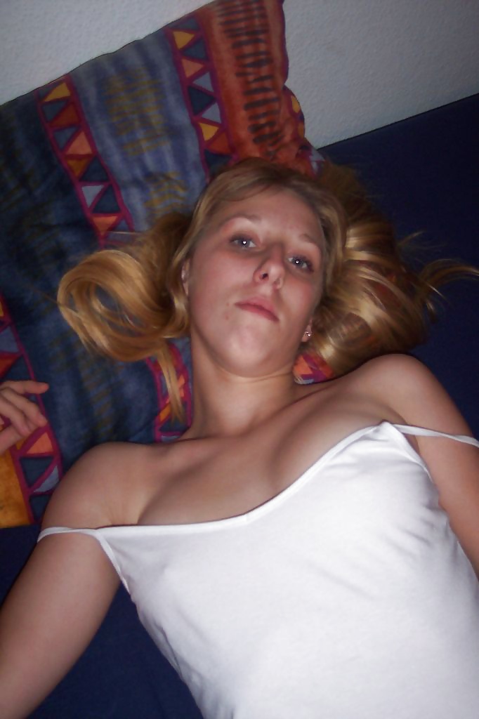 Blonde teen Natasha adult photos