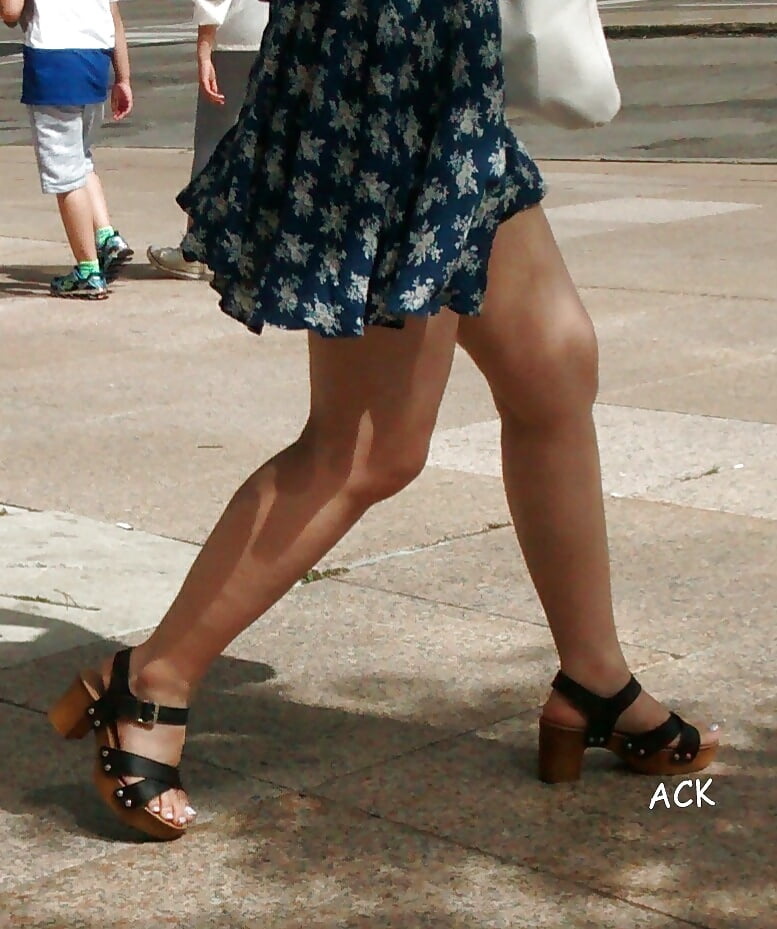 Candid Legs and Feet.... adult photos