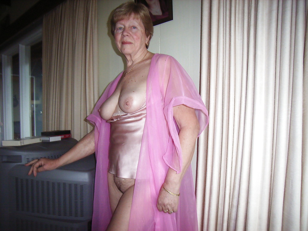 Milf 676 adult photos