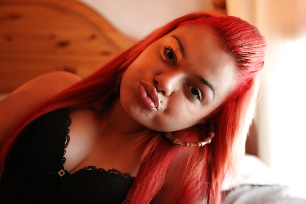 Phoenix - Meee adult photos