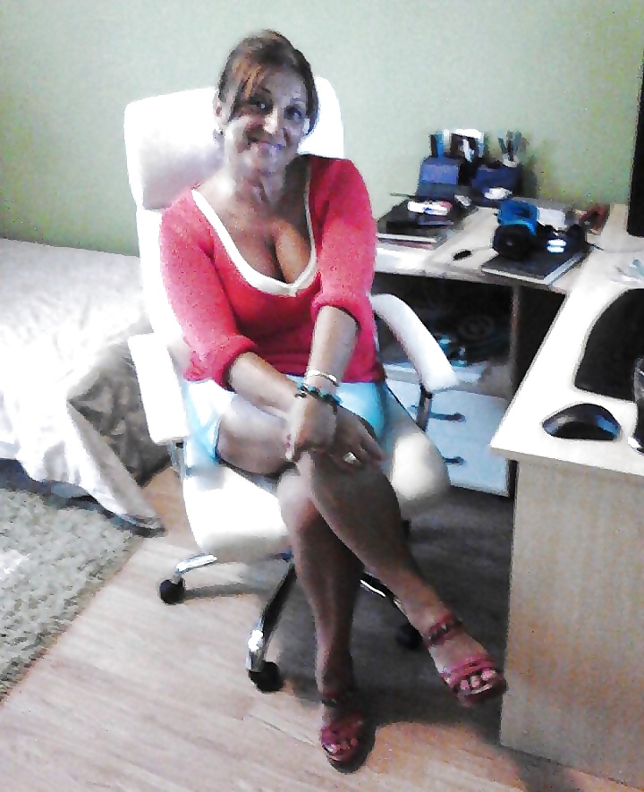 Sexy MATURES and MILFs 37 adult photos