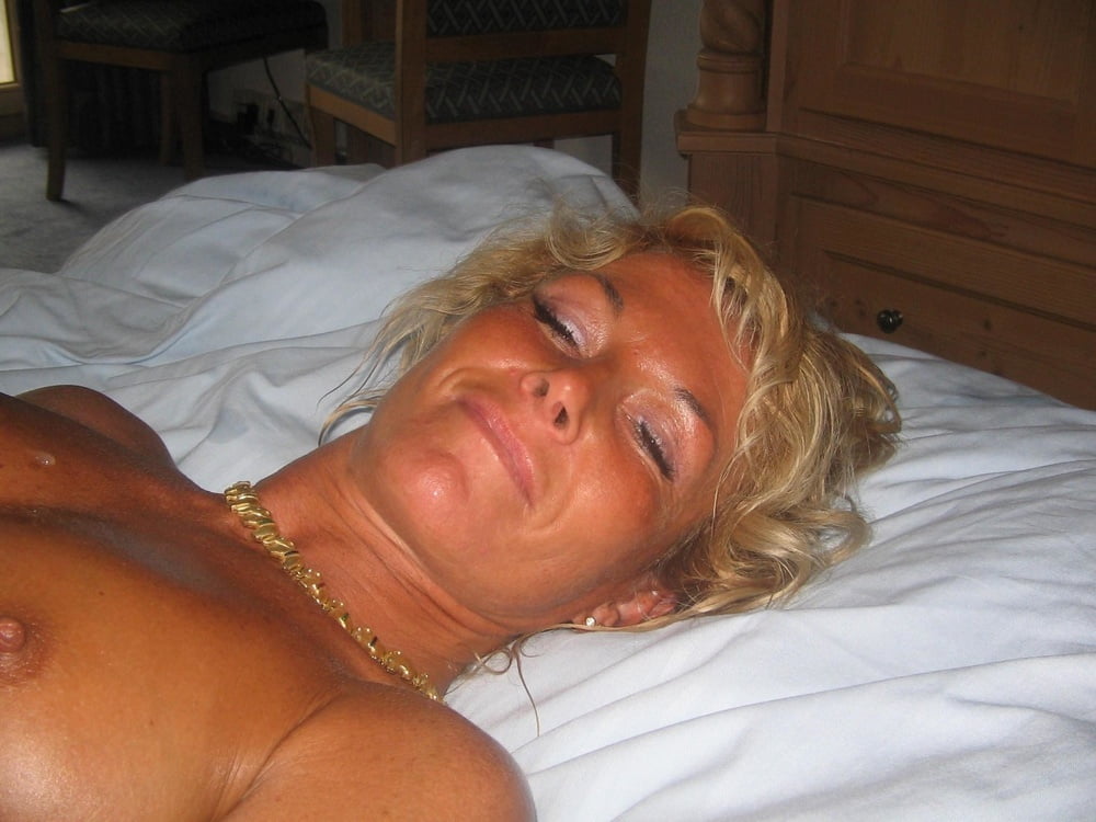 Mature blonde exposed - 60 Photos 