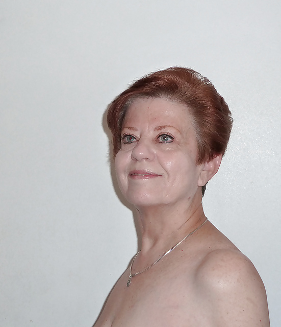 The Busty Mature Lady 1 adult photos