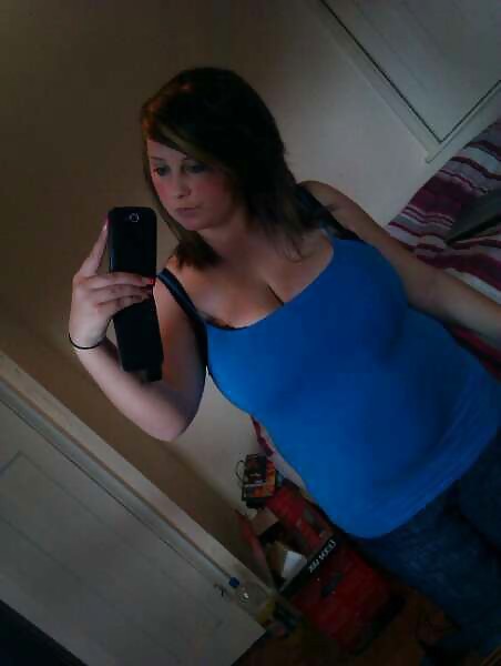 SmutDates Username 'AliciaSingle18' adult photos