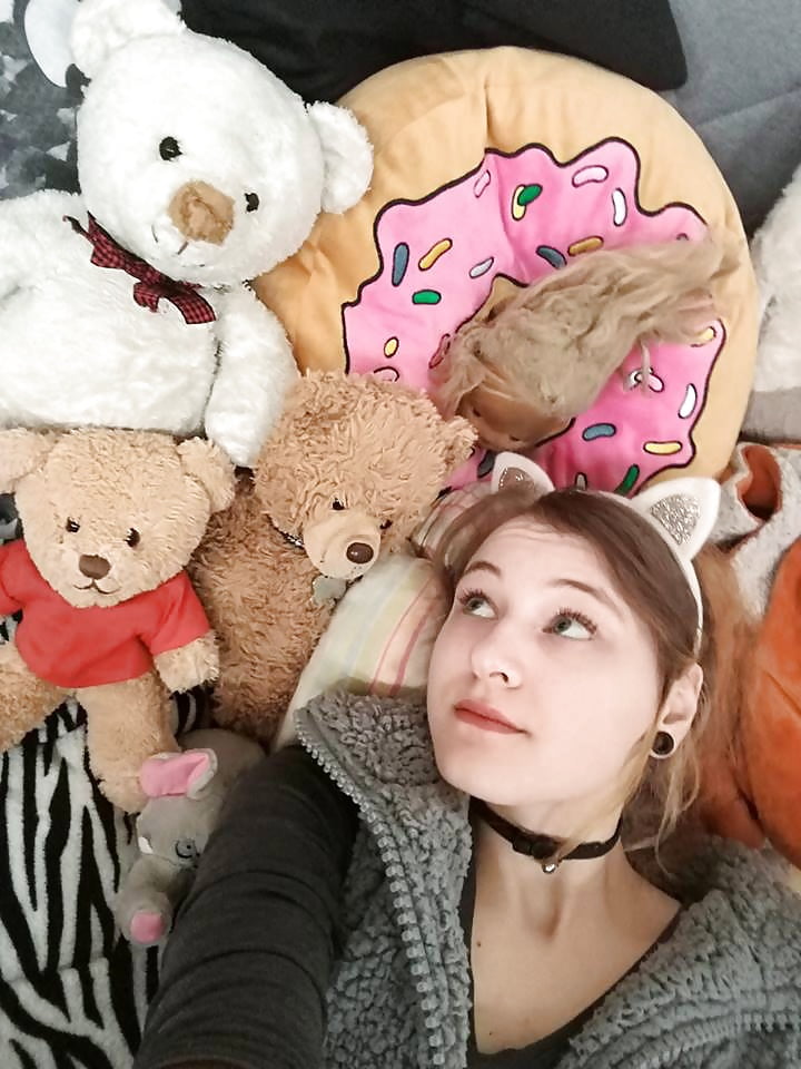 German Teen Slut #9: Collar Whore Luzi adult photos