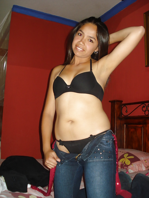 Latin Menina Pelada Em Casa adult photos