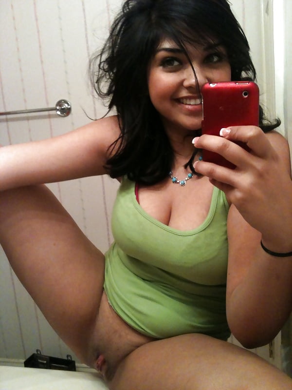 Middle Eastern, Indian etc Bottom Half Naked adult photos