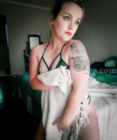 15 Alluringly Photography of ABitOfBianca Green Lingerie Set Onlyfans thumbnail