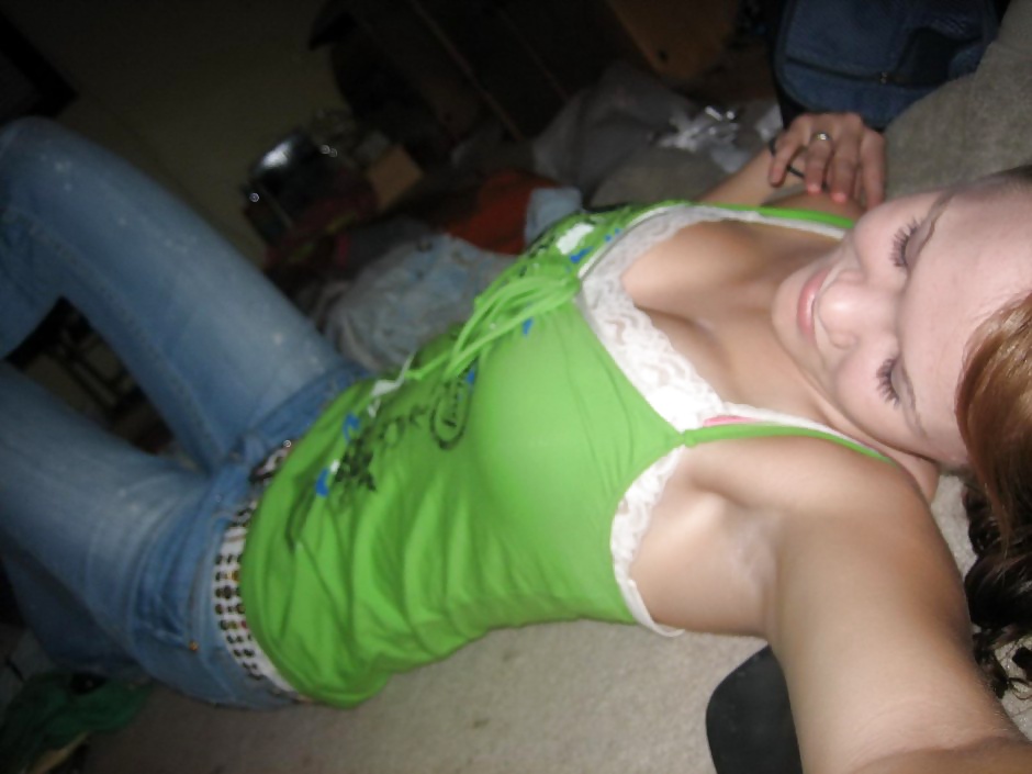 Teeny Selfi adult photos