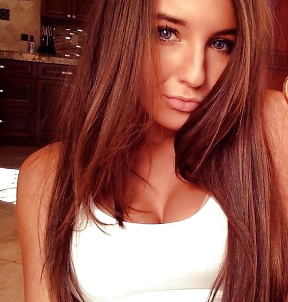 Lara B. adult photos