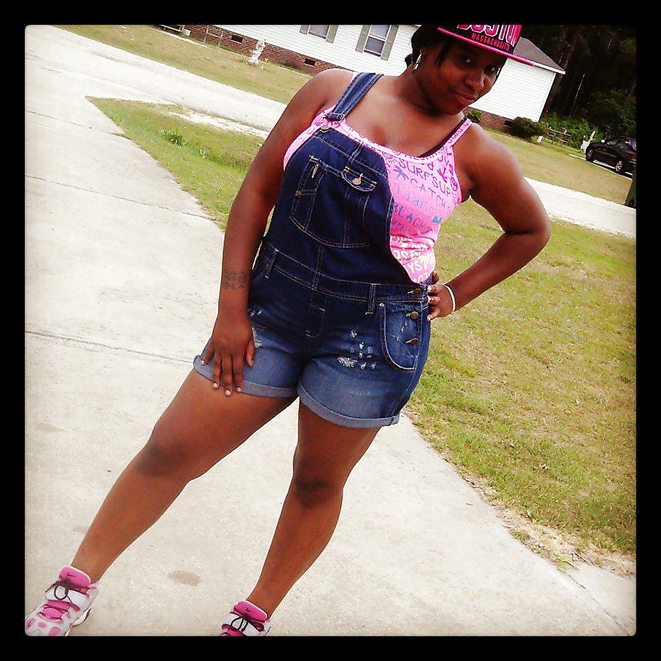 Online Hood Chick adult photos