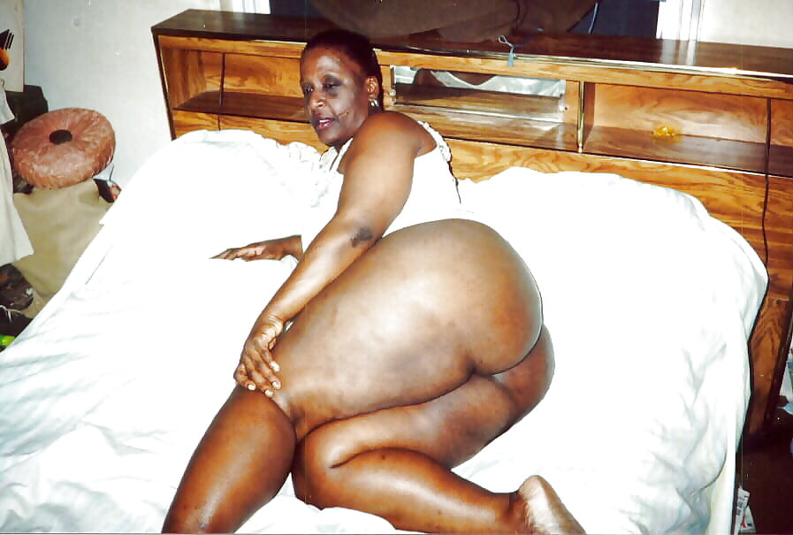 BBW Ebony Mature adult photos