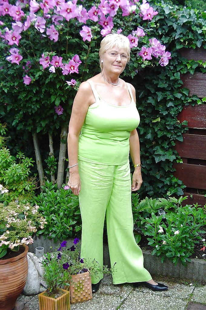Dutch granny amateur (65 years old) adult photos