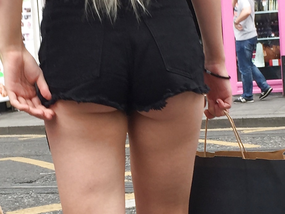 Irish Girl shorts peek a boo adult photos